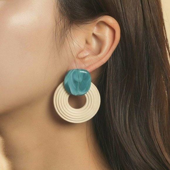 📢 4/$15 Bohemian Passion Wooden Earrings - Picture 1 of 5